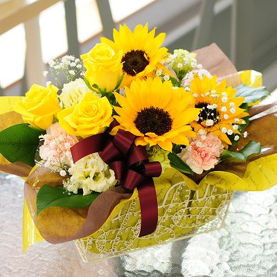 ひまわりのアレンジメント アーリーサマー ひまわりの花贈り エーデルワイス 花の贈り物 フラワーギフト通販 花宅配 水戸市